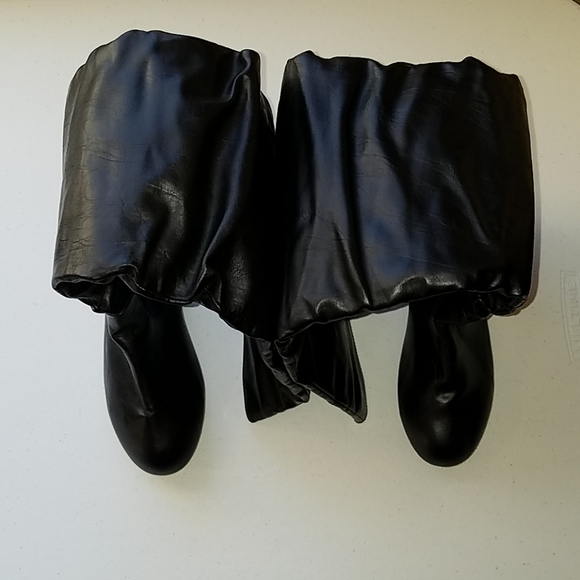 CA Collection by Carrini Knee-High Low Heel Boots - Picture 1 of 3